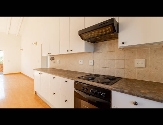 2 BEDROOM SECTIONAL TITLE TO LET IN NORTH RIDING